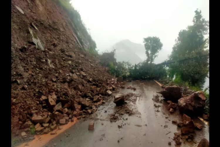 Many districts of Jammu affected by heavy rains
