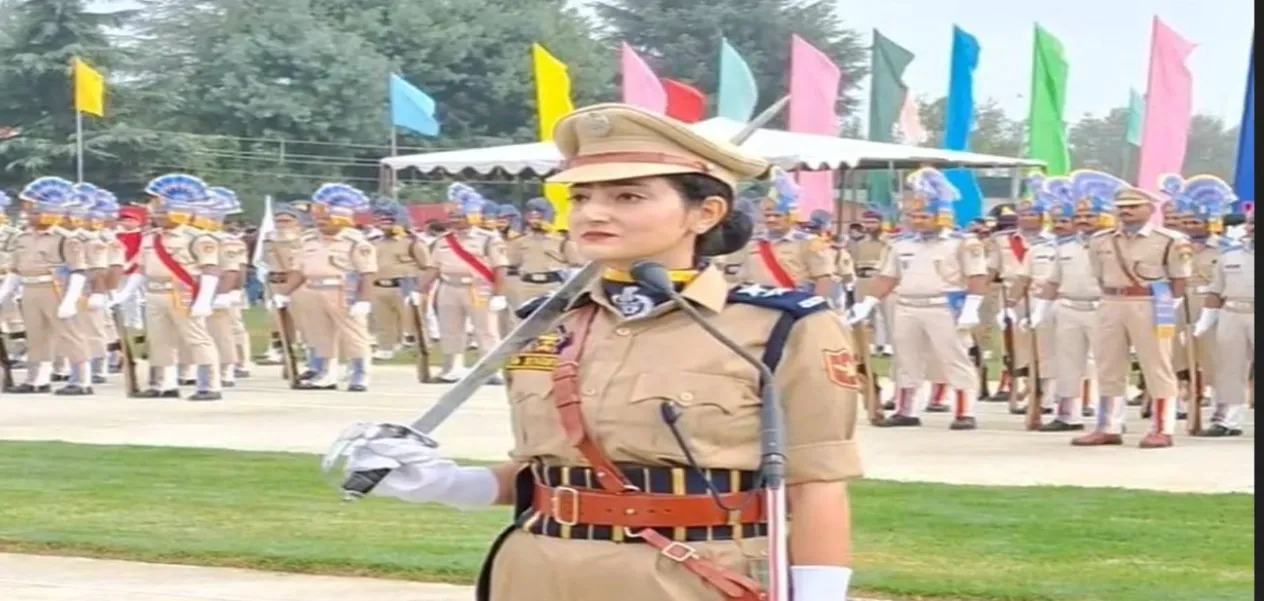 Picture of changing Kashmir: Woman police officer showed a new path in Pulwama