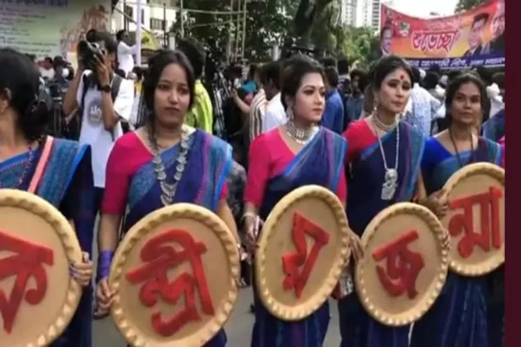 A huge crowd of devotees gathered in Dhaka, Janmashtami celebrated all over Bangladesh