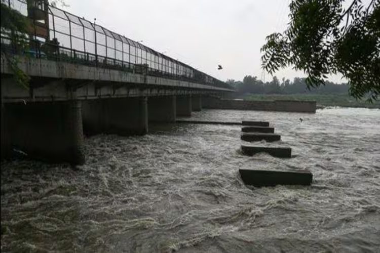 Yamuna water level in Delhi close to danger mark