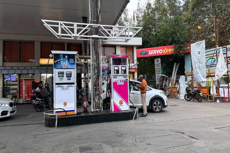 Ethanol's contact with water causes problems, underground tanks at petrol pumps should be completely sealed: Expert