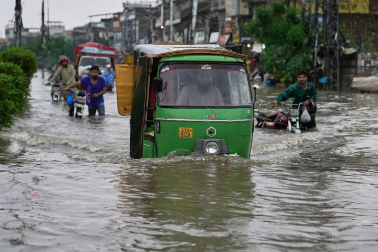 657 killed, 929 injured in rain-related incidents in Pakistan since June 26