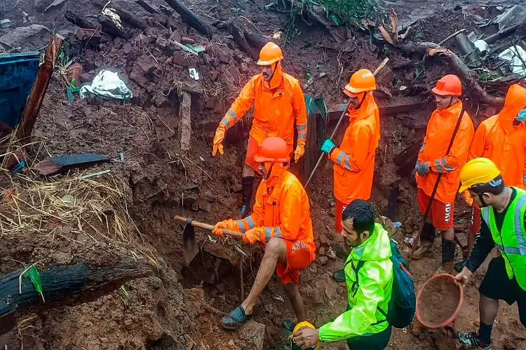 J-K: NDRF holds disaster awareness camp in Rajouri following cloudbursts, landslides