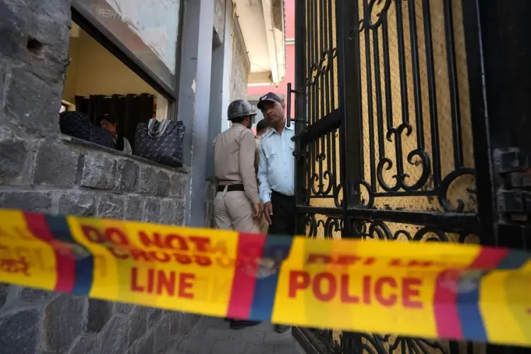 Delhi schools receive another bomb threat, police launch search operation
