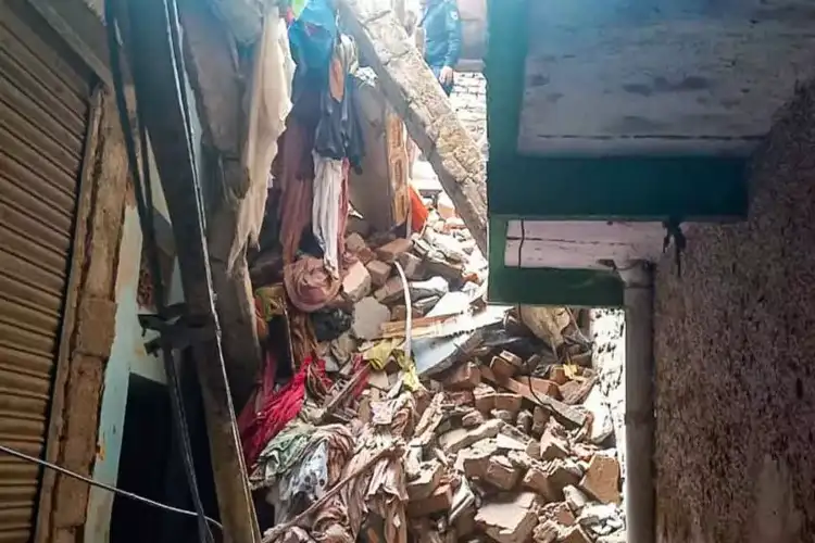 Three workers dead in building collapse in Delhi’s Daryaganj
