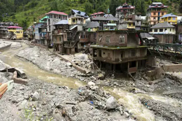 Heavy rains in Himachal have disrupted life, schools and colleges closed in many areas