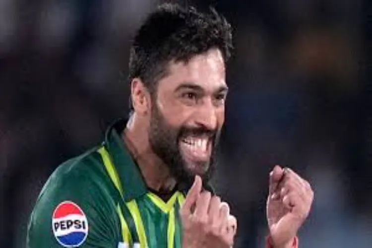 Mohammad Aamir completed 400 T20 wickets, became the second Pakistani bowler to do so