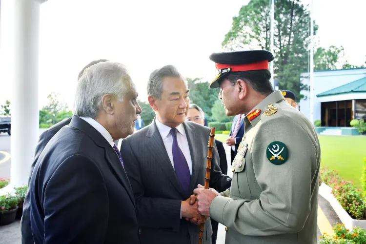 Chinese Foreign Minister Wang Yi met Pakistan Army Chief, discussed regional security and terrorism