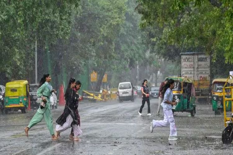 Rain likely in Delhi on Saturday: IMD