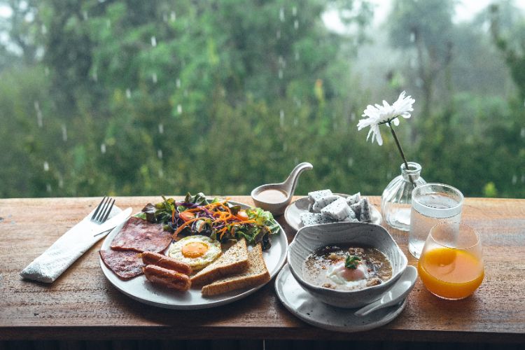 Take care of your health during the rainy season: Try these healthy foods
