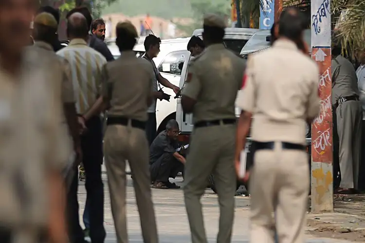 Delhi Police arrests B'wood inspired con couple for duping aspiring actor of Rs 24 lakh