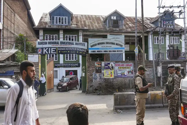 J-K govt to take over 215 schools affiliated with Jamat-e-Islami, Falah-e-Aam Trust