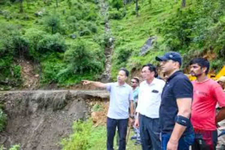 Uttarkashi District Magistrate inspects landslide-sensitive places on Yamunotri NH