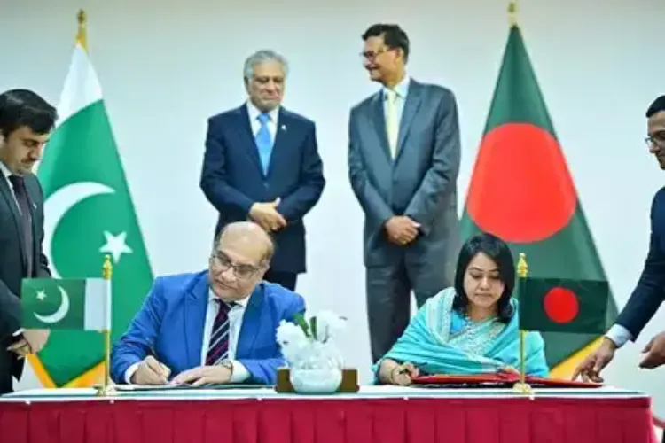 Six agreements between Pakistan and Bangladesh, 500 scholarships announced for Bangladeshi students