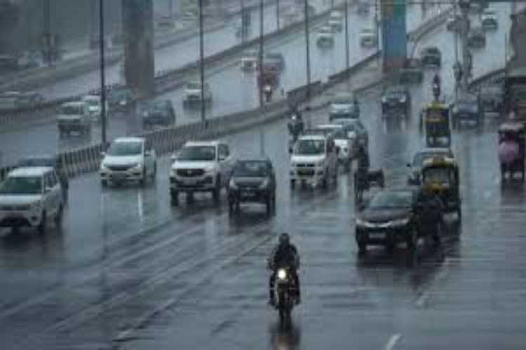 Delhi gets relief from humidity after rain; minimum temperature recorded below normal
