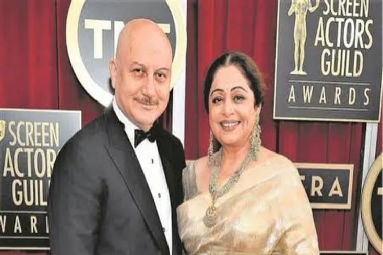 Anupam Kher and Kirron Kher post messages for each other on 40th wedding anniversary