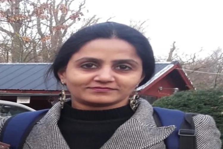 AMU's Prof. Vibha Sharma received National Teacher Award 2025