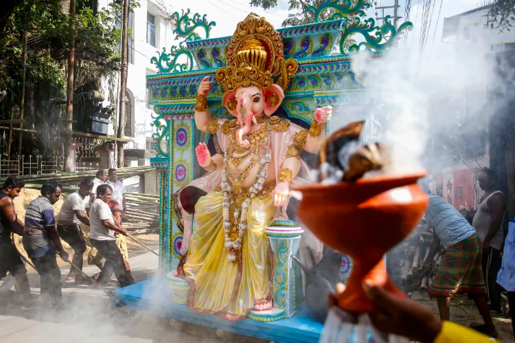 Shinde and BJP appeal to Jarange to postpone strike in Mumbai in view of Ganesh festival