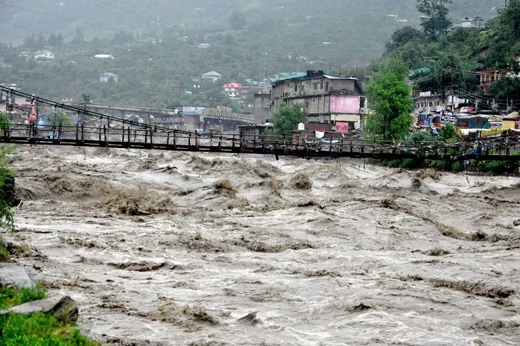 Jammu and Kashmir: Ravi river flooded, Lakhanpur affected, CRPF office shifted to safer place