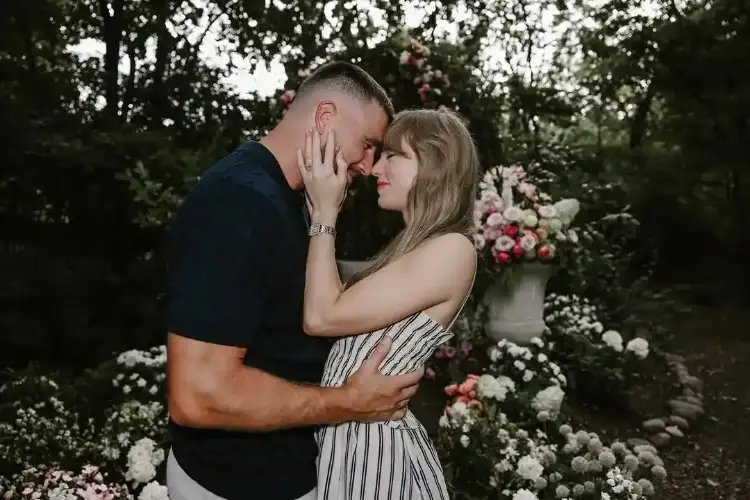 Taylor Swift, Travis Kelce announce engagement with sweet post, soon to get married