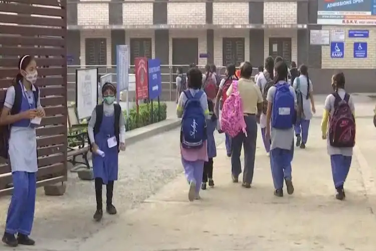 PIL in Delhi HC challenges private schools over costly books, notices issued to GNCTD, CBSE, NCERT