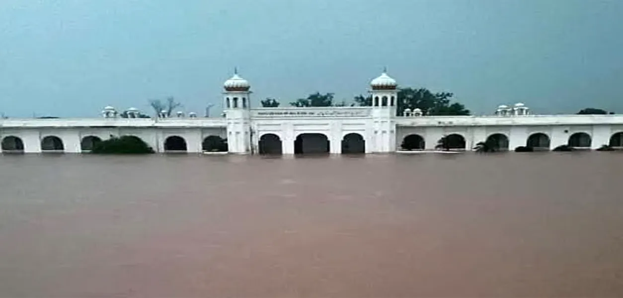 Pakistan: Sikh holy Kartarpur Sahib Gurudwara submerged in flood