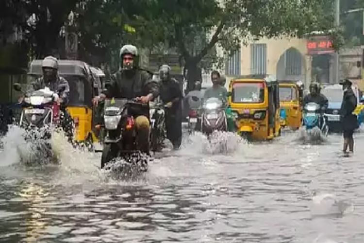 Rain in various parts of Karnataka, IMD issued orange and yellow alerts