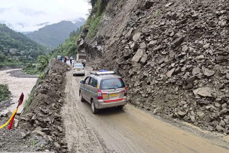 Uttarakhand: Badrinath highway between Srinagar and Rudraprayag submerged; cloudburst causes extensive damage, rescue underway
