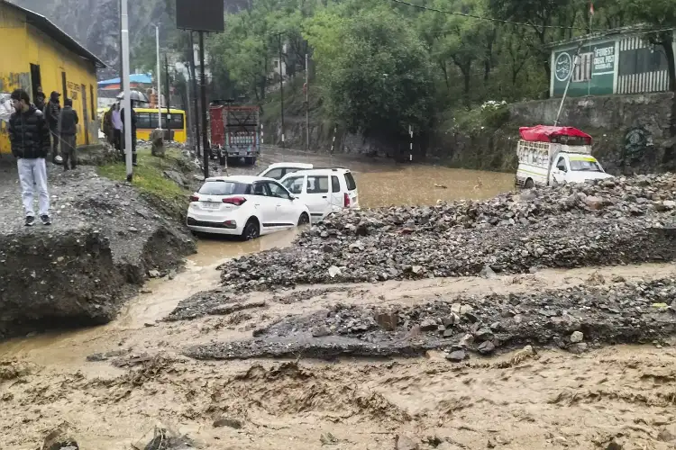 J-K: Heavy rains trigger landslides, flash floods; Jammu-Srinagar highway remains closed