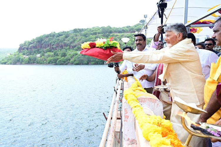 CM Naidu performed 'Jala Aarti' in Kuppam branch canal on arrival of Krishna river water