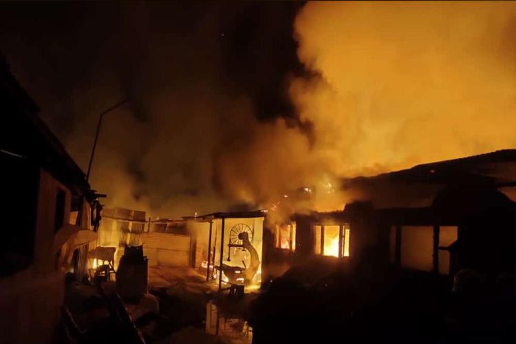 Jammu and Kashmir: 15 buildings damaged in fire in Bandipora