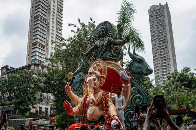 Nadda reached Ganesh pandal in Mumbai, said: wished for the progress of India under the leadership of Modi