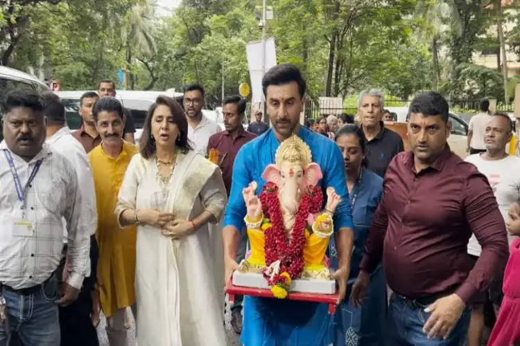 Ganesh Visarjan 2025: Ranbir Kapoor bids goodbye to Bappa with Mom Neetu Kapoor