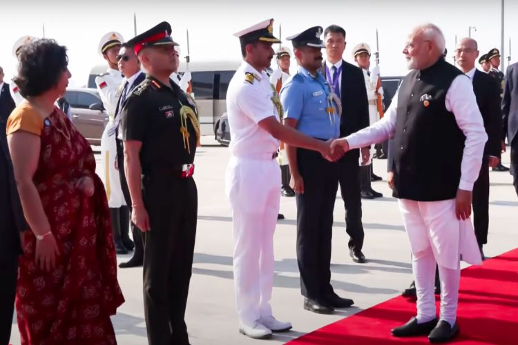 प्रधानमंत्री मोदी की ''सार्थक'' चीन यात्रा पूरी तरह से स्वदेशी है
