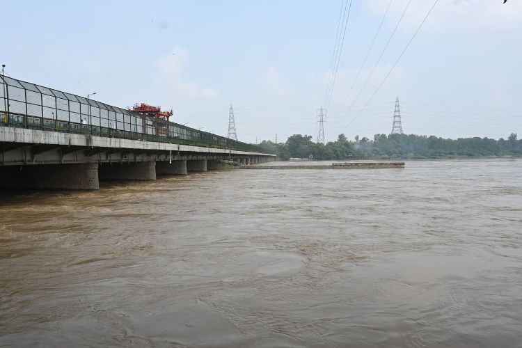 Ventilator manufacturing company to be set up in Yamuna City, dependence on foreign companies will end