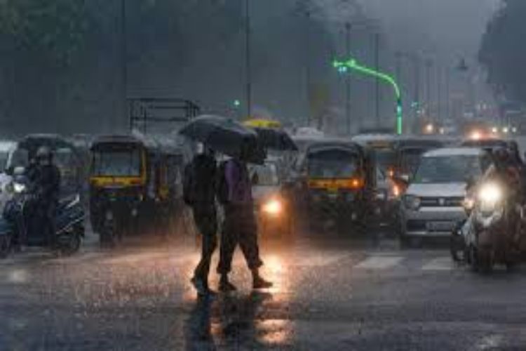 Red alert for heavy rain and thunderstorm in many states of North India, IMD issued warning