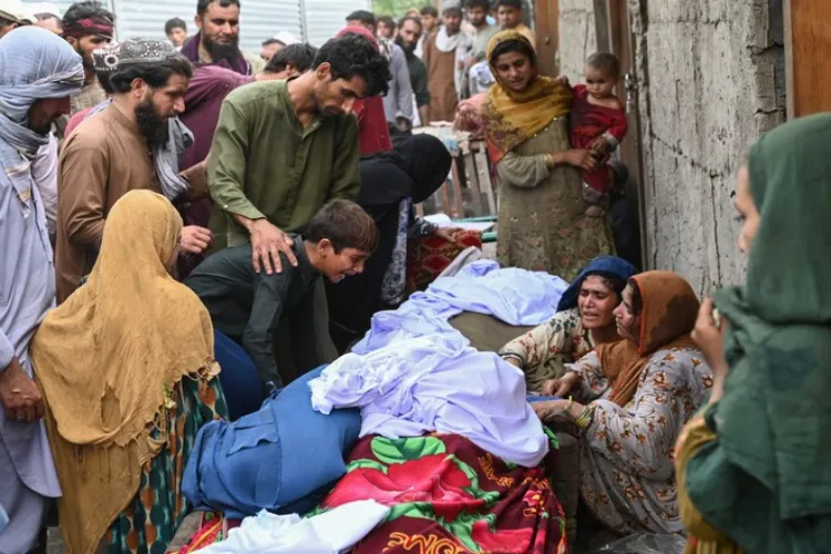 Devastating earthquake in Afghanistan: Death toll crosses 900, relief work continues
