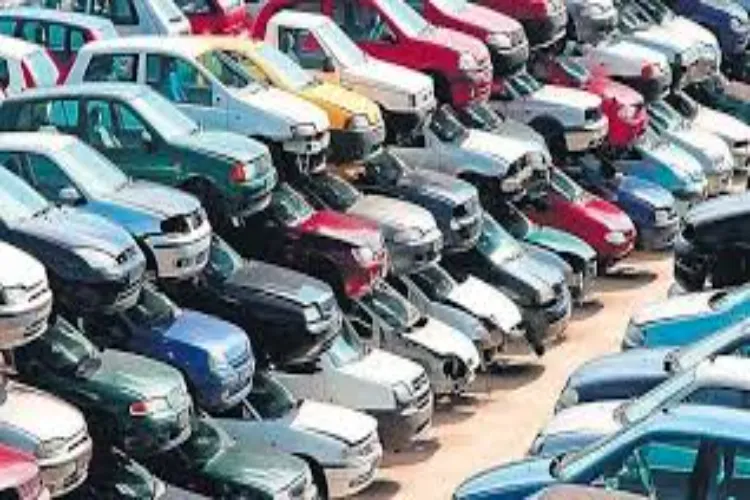 Automobile sector welcomes GST rate cut, urges focus on electric vehicles