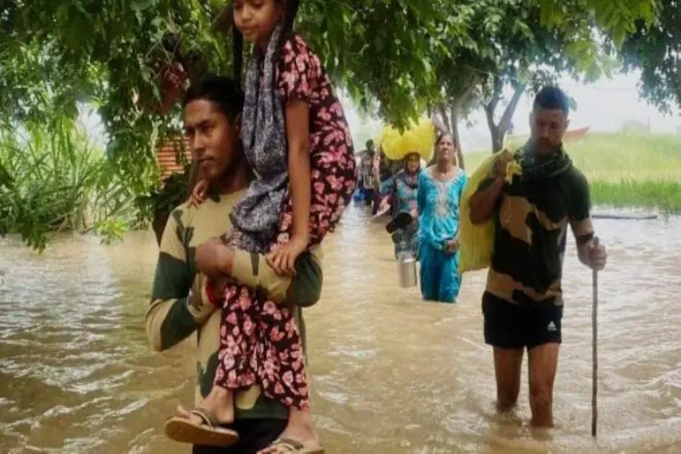 Punjab flood: Villages submerged in Ferozepur, volunteers are making a unique effort to help