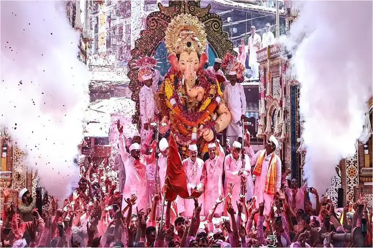 Mumbai: Lalbaugcha Raja's Lord Ganesh idol immersion procession begins