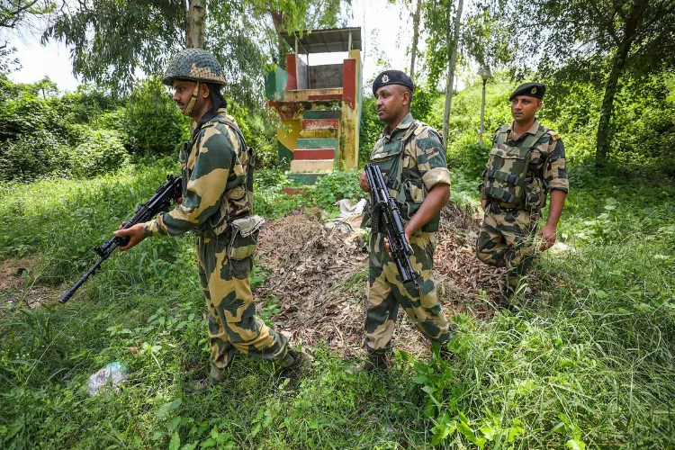 Pakistani intruder caught on international border in Jammu