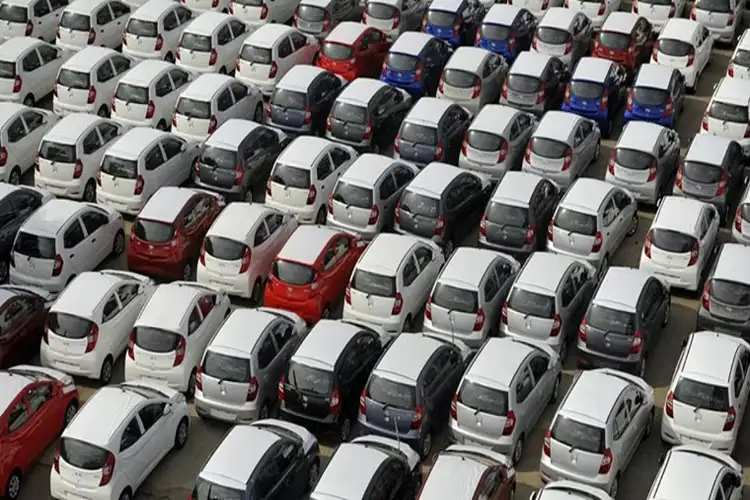 Retail sales of vehicles increased by 2.84 percent to 19,64,547 units in August: FADA
