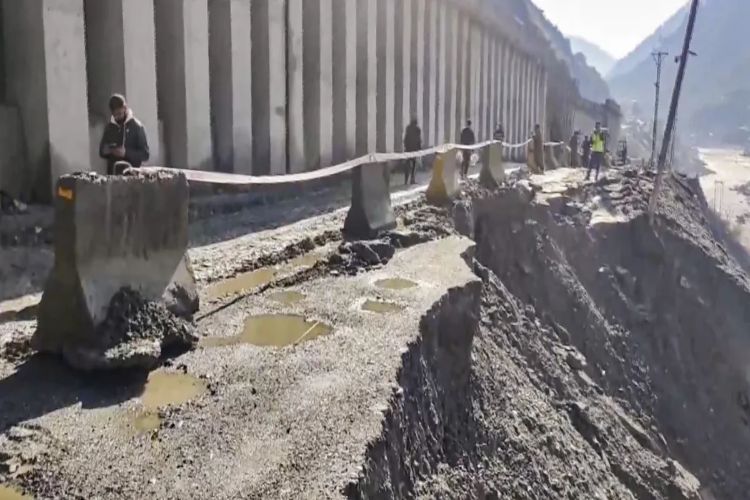 Restoration work of Jammu-Srinagar Highway in final stage