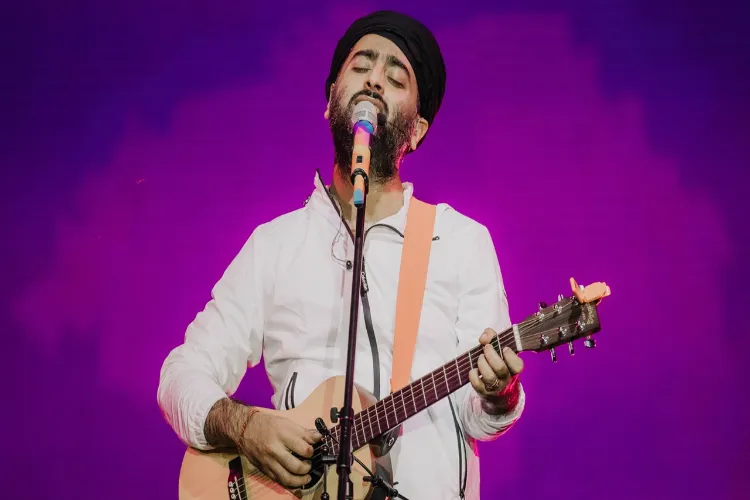 Darkness descended on Arijit Singh's London concert, lights and sound suddenly went off