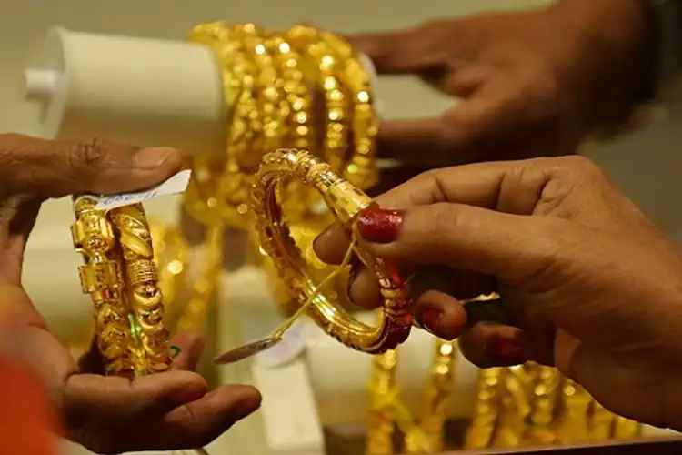 Gold rises by Rs 458 to cross Rs 1.10 lakh mark, reaches all-time high