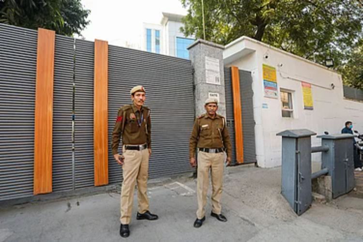 Delhi: Threat of bomb blast to Chief Minister Secretariat and Maulana Azad Medical College