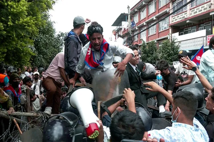 Bangladeshis trapped in Nepal advised not to go out