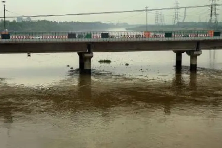 Yamuna river water level close to danger mark