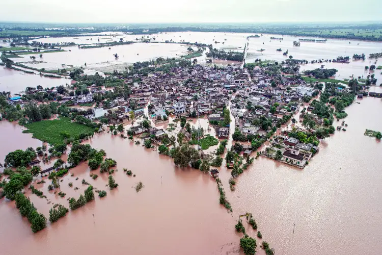Punjab Governor conducts aerial survey of flood-affected areas of Punjab