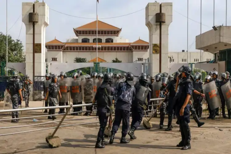 Nepal army secures Dillibazar Jail as inmates come out prison, demand release amid ongoing protests